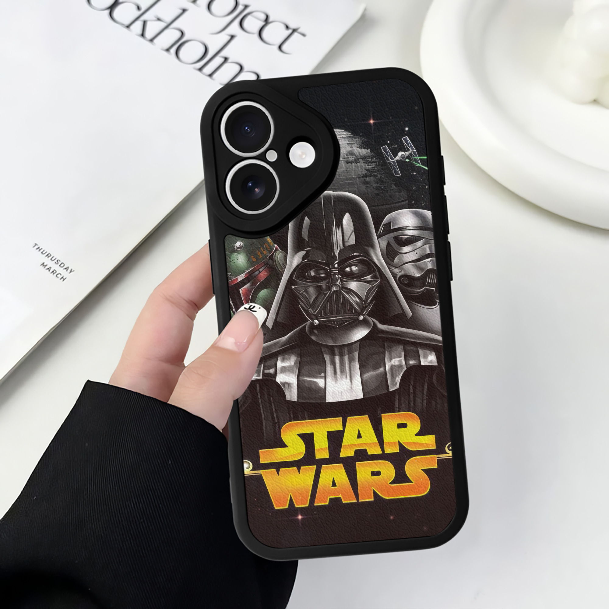 （画像用） スター・ウォーズ Star Wars 【iPhone 16シリーズ対応】シリコンスマホケース（レザー調） 材質：シリコン